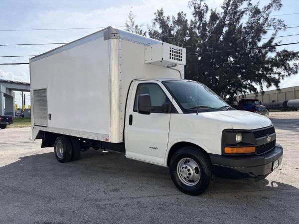 2015 Chevrolet 4500 CUTAWAY REEFER - Photo 2