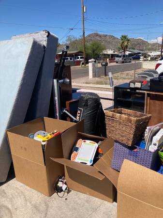 HUGE MOVING YARD SALE (Phoenix)63967426245762124