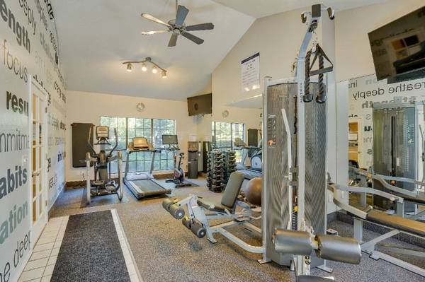 $2,651 / 2br - POOL, SPA, FITNESS CENTER IN AWARD WINNING COMMUNITY (santa rosa)63847330735617123