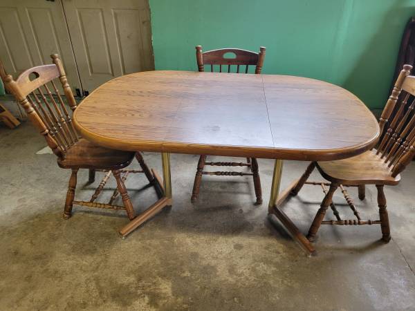 Round/Oval Solid Oak Dining Set with Five Chairs $150 1