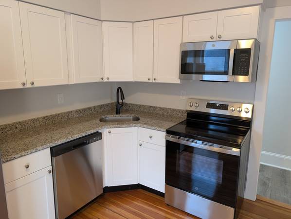 $2,395 / 2br - Amazing 2Bed 1Bath~$2395. Lynn63912517294594121