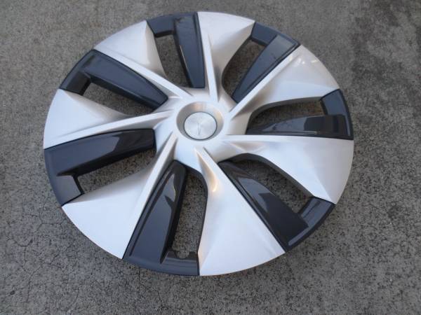2022 Tesla Model Y cubiertas de ruedas de fábrica de 19 pulgadas - $50 (centro de San José)63471417680257121