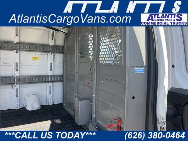 2019 Chevrolet Express 2500 - Photo 11