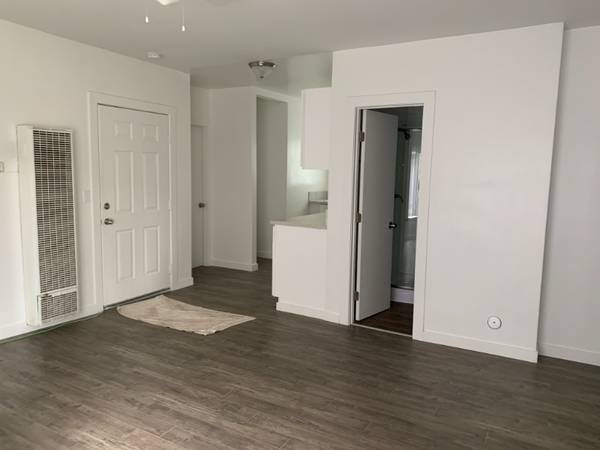 $2400.00 / 2br - 950ft2 - Newly Remodeled 2 Bedroom in Van Nuys!63701166536833122