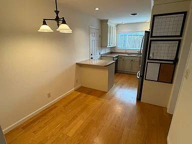$2,100 / 2br - 912ft2 - Two Bedrooms & Separate Living Area (Berkeley)63946805887491120