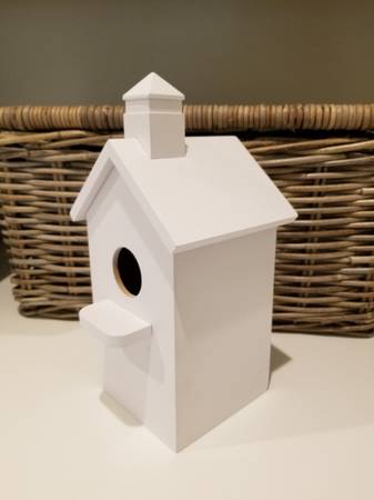 New | Classic Cottage Wood Birdhouse 1