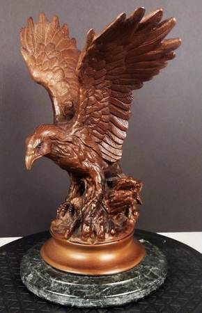 Beautiful Bronze Sculpture of The American Eagle on a Marble Base Size 1