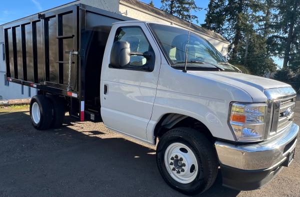 2025 Ford e350 - Photo 6