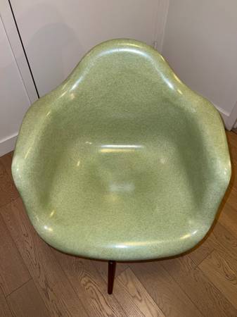 Silla Eames de fibra de vidrio color verde menta - $420 (TriBeCa)63471467191043122