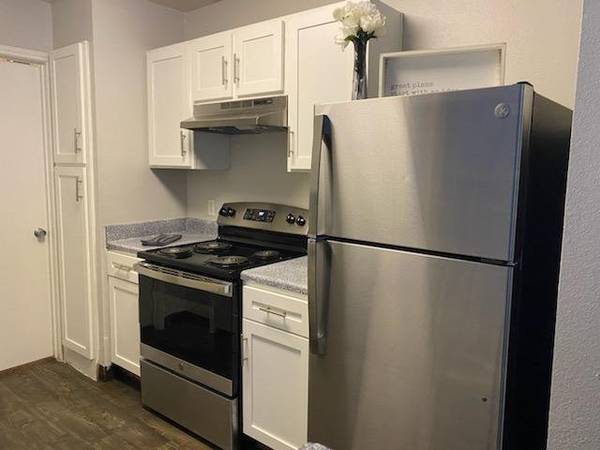 $1,479 / 3br - Look and Lease Today!!!! Call and ask for Cathe (Portland, Texas)64036538595971123