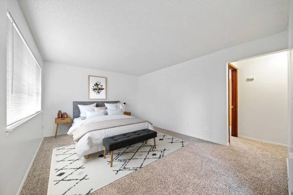 $1,310 / 2br - 621ft2 - Reserve Your Home, Community BBQ, Spacious Floor Plans63786780568193122