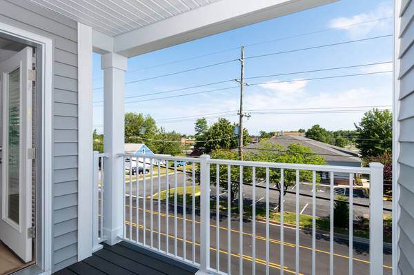 $1,995 / 1br - 762ft2 - GOOD TIMES RESORT VIBES (CHESTER)63839297256835122