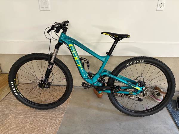 GT Sensor Elite Full Suspension MTB - Size XS 1