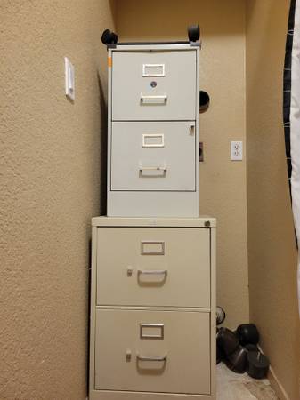 HON 310 Series 2-Drawer Vertical File Cabinet 1