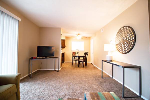 $1,250 / 2br - 900ft2 - 2 bed 2 bath with flexible payment options at Britain Towne! (Bellevue)64020841612291122