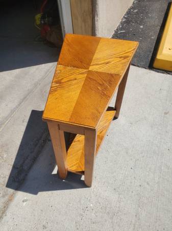 One end table 1
