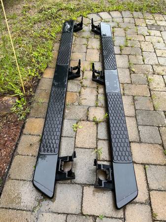 2017 RAM Running Boards/Crew Box Locks 1