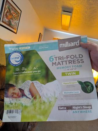 2 x Milliard 6" Tri-Fold Twin XL Mattresses 1