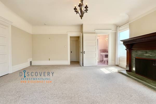 $2,500 / 1br - Historic McCreary-Greer House One Bedroom Apartment Now Available! (berkeley)63850427102465122