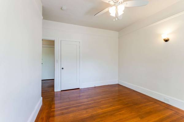 $1,675 / 1hab - 550ft2 - San Antonio Park 1 hab con Oasis de Patio y Detalles Vintage - Unidad 1 (oakland este)63695858655363124