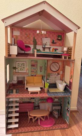 Barbie sized doll house 1