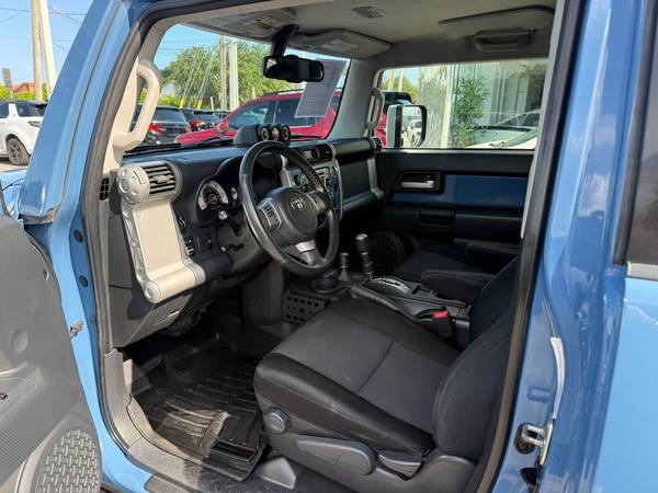 2012 Toyota FJ Cruiser 4x4 - Photo 12