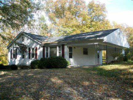 $1,250 / 3br - 1250ft2 - Nice country setting on 8 acres (Bedford)63935966671619120
