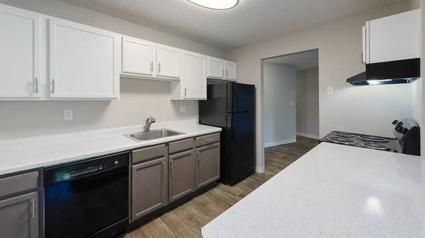 $1,705 / 2br - 1100ft2 - On-site Management, Ceiling Fan, Controlled Access (11185 Anderson Lakes Pkwy, Eden Prairie, MN)63666914102529120