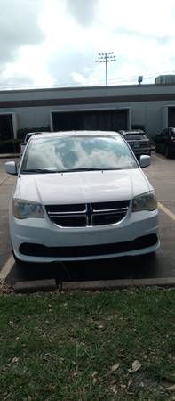2014 Dodge Grand Caravan - Título azul de Texas en mano/285 mil millas - $2,450 (Houston)63617036151553121
