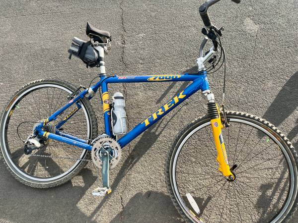 Nice trek mountain bike 1