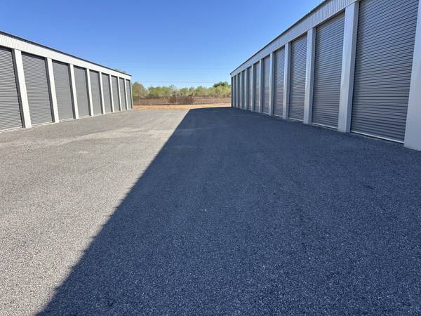 $250 / 504ft2 - NEW STORAGE UNITS IN GOLDEN VALLEY AZ (Golden Valley)63686192297729121