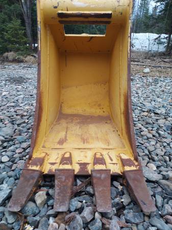 John Deere Excavator Bucket 1