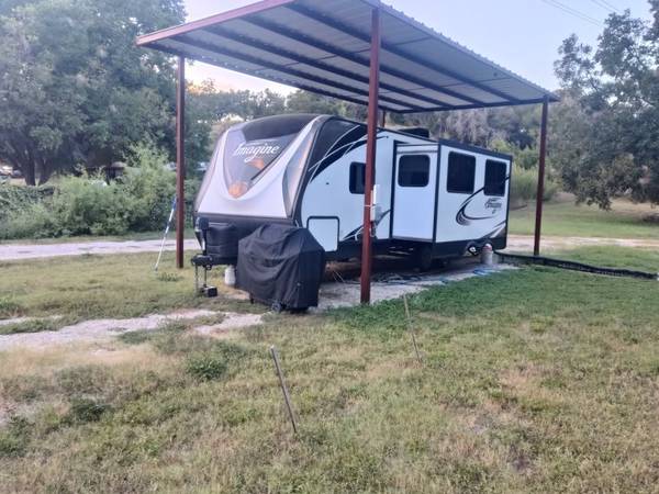 $640 Covered rv parking lot (S.Austin)64046033137154123