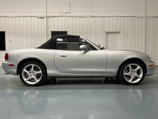 2003 Mazda MX-5 Miata MX5 2dr Convertible / 1.8L 4Cyl / Automatic /86K - $11,995 (M&M Investment Cars - Gladstone)63617305286785123