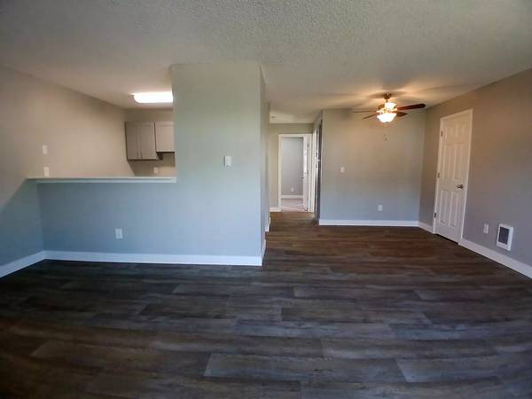 $1,850 / 2br - 860ft2 - Experience the best! 2 bed, 1 bath in Kent's hot spot. (Kent)64031307501827120