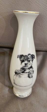DOG VASE 1