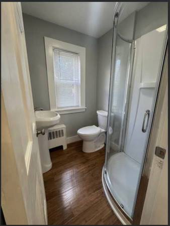 $1,100 / 1br - One Bed/One Bath First Floor Apartment For Lease (Newmarket)63656212472193123
