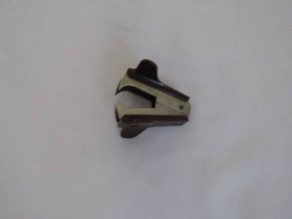 Office Staple Remover 1