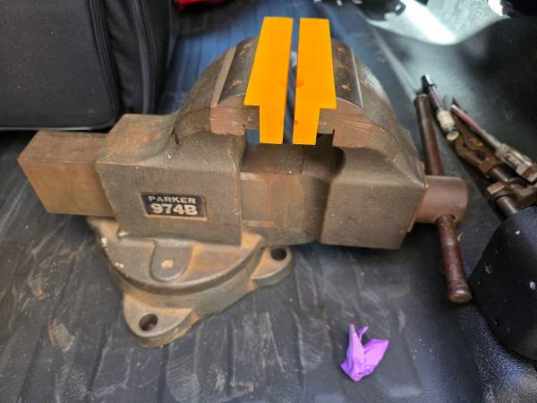 Parker 974B Vice 1