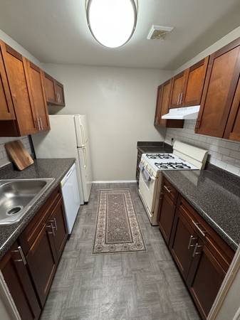 $1,850 / 2br - 0933ft2 - SCARE AWAY HIGH PRICES THIS HOLLOWEEN! GET $250 OFF YOUR NEW APT! (Gaithersburg)63896276786947124