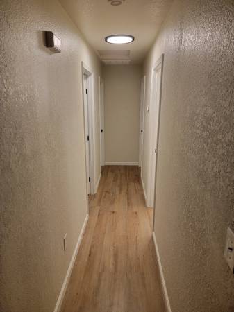 $825 / 3br - Room available in nice 3BR house — $825/mo, garage + washer/dry (Redding)63972382291971123