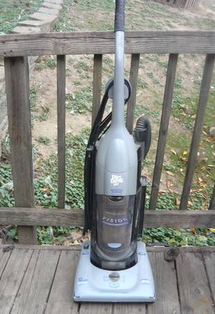 Dirt Devil Vacuum, mostly works 1