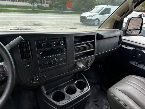 2016 Chevrolet G3500 Vans Express - Photo 10