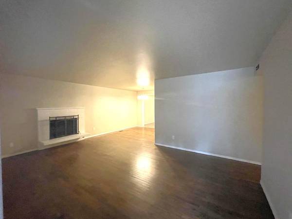 $1,500 / 3br - 1350ft2 - 🏡🌟 Encantadora casa de 3 habitaciones y 1.5 baños en Federal Way! 🌲✨ Admite mascotas y listo para mudarse (Federal Way, WA)63688296055937123