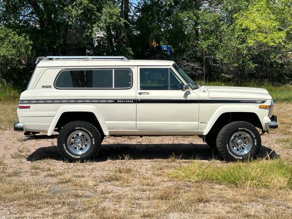 1983 JEEP CHEROKEE LAREDO LS-3 INTERCAMBIO - $40,000 (NEWCASTLE)63442903903873124