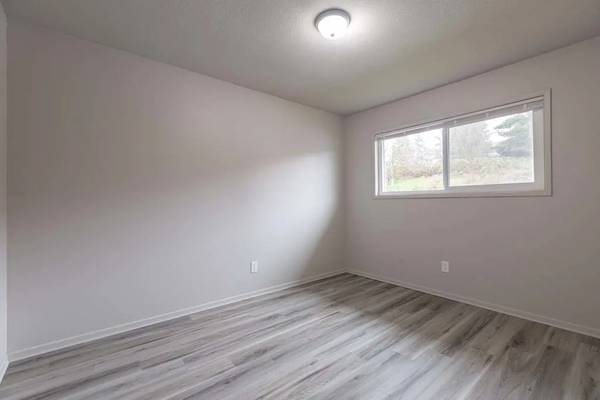 $1,795 / 2br - 925ft2 - Coming Soon! Newly Remodeled Two-Bedroom Townhome! (Milwaukie)63831327364481122