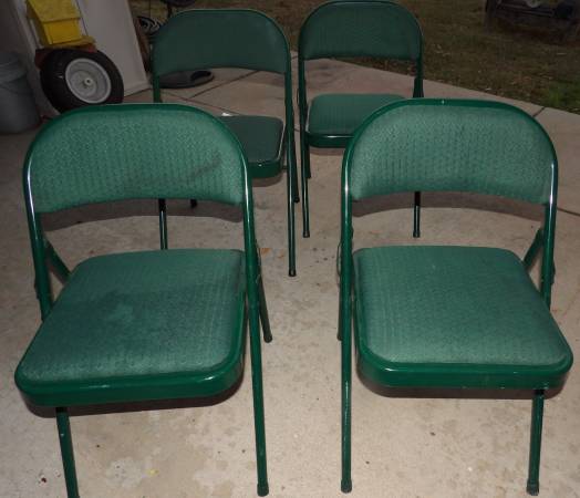 SET OF 4 MECO CUSHIONED FOLDING CHAIRS 1