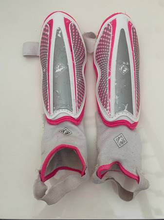 Franklin Youth Shin Guards 1
