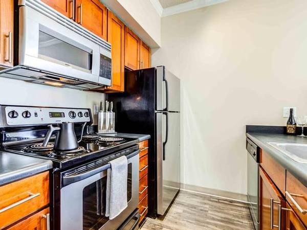 $1,810 / 468ft2 - Roof Deck with BBQ Area, Smoke-Free Community, Laundry Facility (1408 Western Ave Seattle, WA 98101)63786780307073121