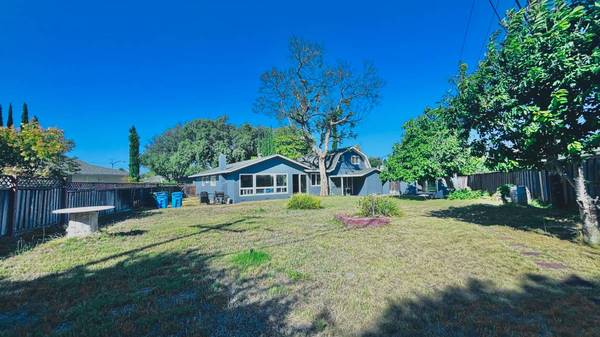 $1,050 / 1br - 140ft2 - Private Bedroom, Big House, Huge Backyard, No Chores (santa clara)64011483940609121